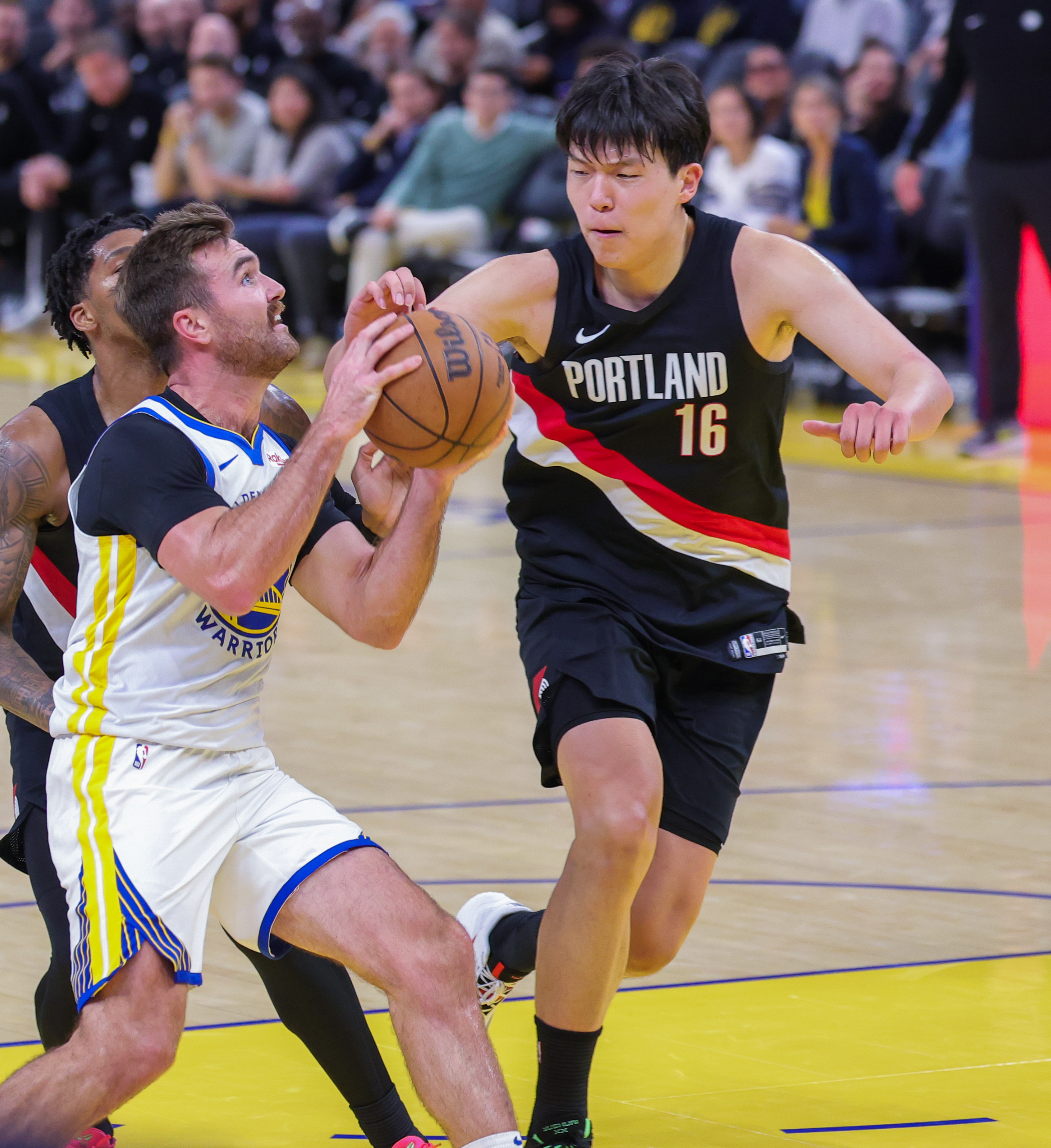 爱游戏官网-关键时刻NBA总决赛传出新动向；金州勇士再遭质疑；管理层表态——信心回归；年轻球员得到机会的简单介绍